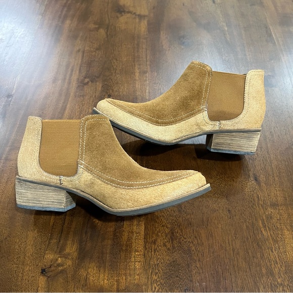 Matisse Ultra Gored Cow Hair Bootie Size 8 - Picture 3 of 8